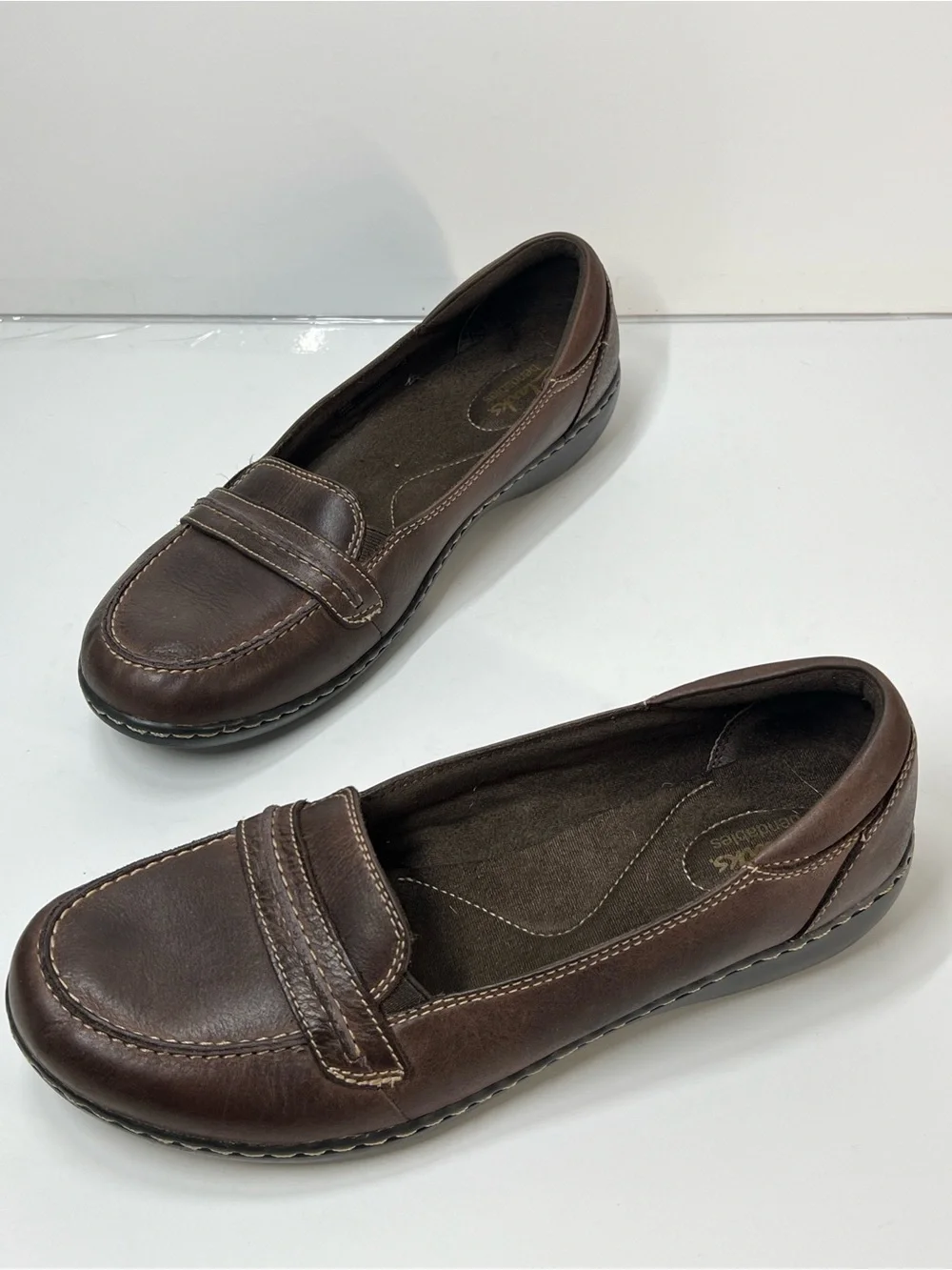 Clarks Women’s Size 11 Brown Slip On Comfort Casual Shoe